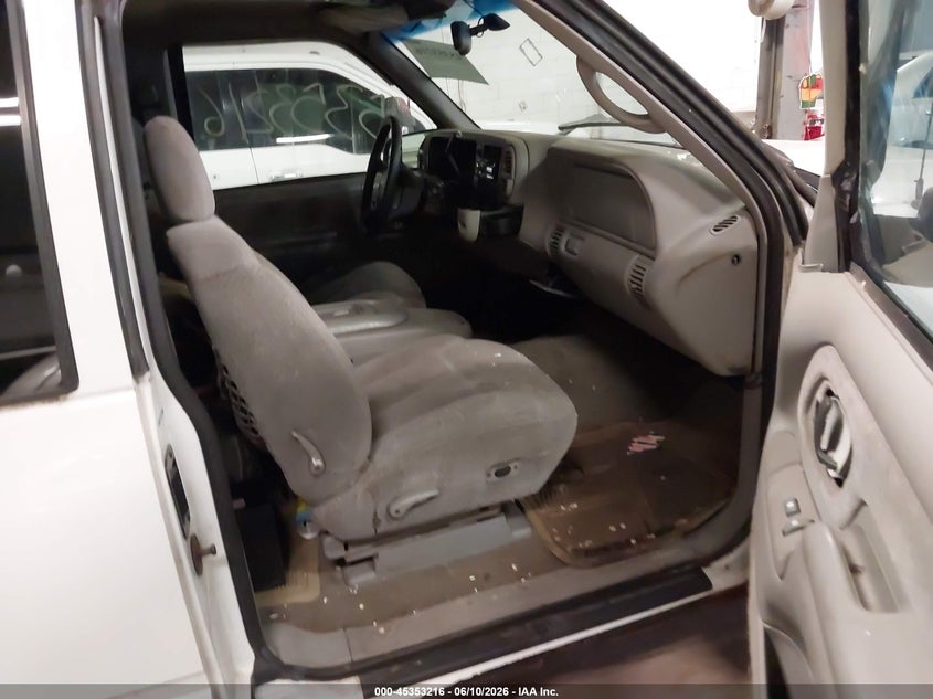 1998 Chevrolet S-10 pickup VIN 2GCEK19R1W1102329 IAAI salvage auction — NORMAL WEAR, Clear (Minnesota), sold $350 on 2026-07-08 (photo 5)