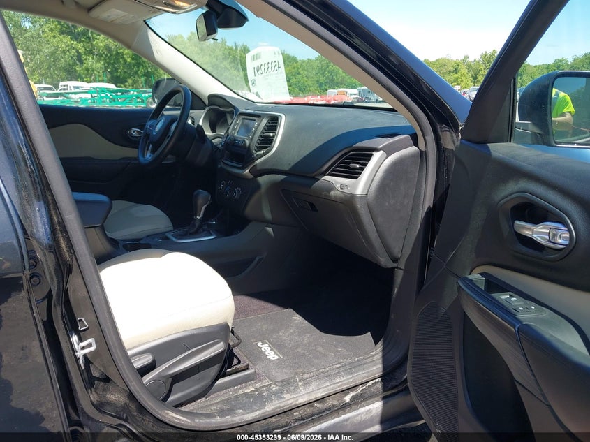 2017 Jeep Cherokee VIN 1C4PJMAB7HW542224 IAAI salvage auction — NORMAL WEAR, Sf97 (New York), sold $6,200 on 2026-07-23 (photo 5)
