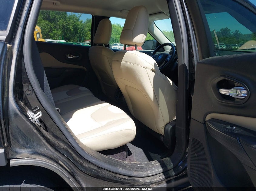 2017 Jeep Cherokee VIN 1C4PJMAB7HW542224 IAAI salvage auction — NORMAL WEAR, Sf97 (New York), sold $6,200 on 2026-07-23 (photo 8)
