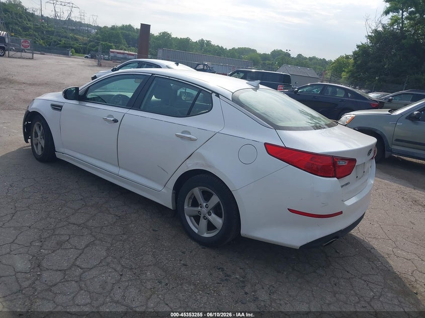 2015 Kia Optima VIN KNAGM4A70F5598735 IAAI salvage auction — NORMAL WEAR, Clear (Pennsylvania), sold $400 on 2026-07-10 (photo 3)