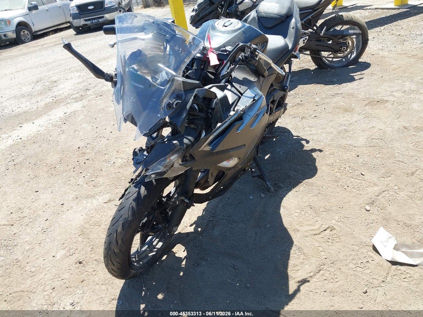 2025 Kawasaki Ninja VIN ML5EXGG16SDA66649 IAAI salvage auction — ALL OVER, Salvage (California), sold $525 on 2026-07-28 (photo 2)