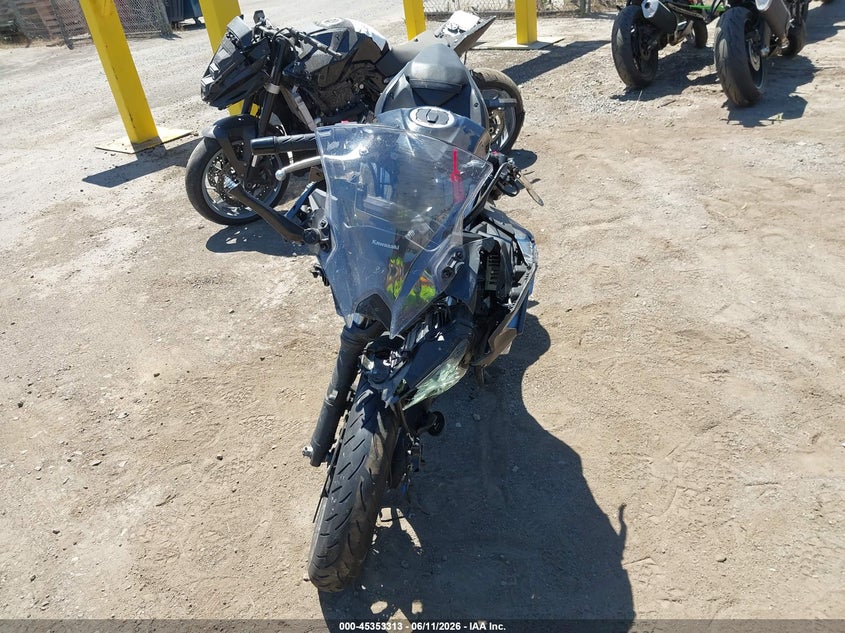 2025 Kawasaki Ninja VIN ML5EXGG16SDA66649 IAAI salvage auction — ALL OVER, Salvage (California), sold $525 on 2026-07-28 (photo 5)