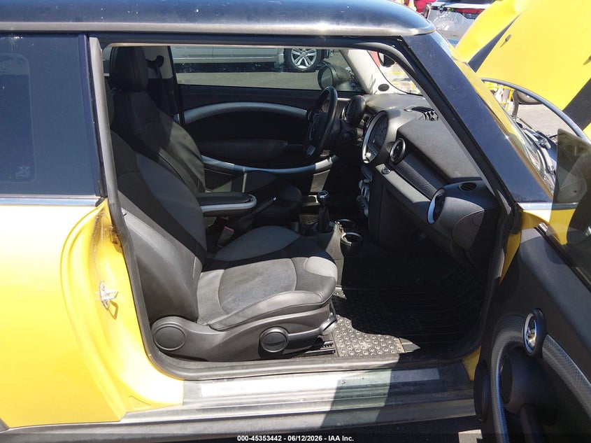 2009 Mini Cooper VIN WMWMF73589TT99460 IAAI salvage auction — LEFT FRONT, Salvage (Illinois), sold $800 on 2026-07-14 (photo 5)