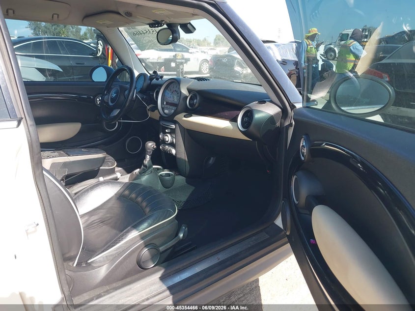 2009 Mini Cooper VIN WMWMM33599TP90101 IAAI salvage auction — REAR END, Salvage (California), sold $600 on 2026-08-12 (photo 5)