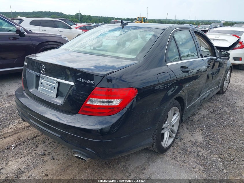 2013 Mercedes-benz C-klasse VIN WDDGF8AB7DR283581 IAAI salvage auction — SIDE, Salvage (Oklahoma), sold $25 on 2026-07-21 (photo 4)