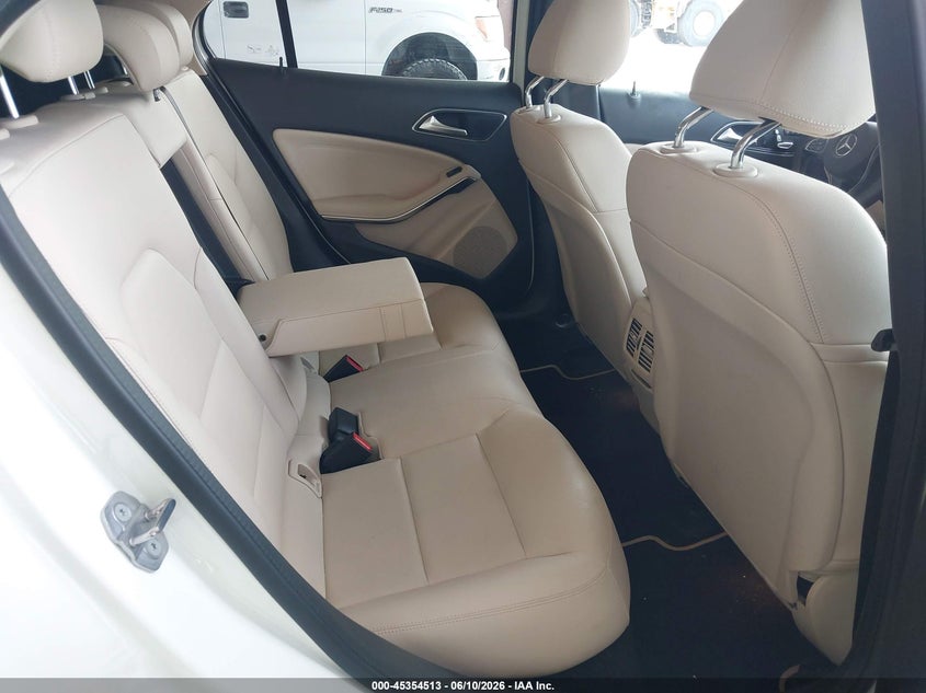2019 Mercedes-benz Gla-klasse VIN WDCTG4EB9KU018934 IAAI salvage auction — FRONT & REAR, Rebuildable (Florida), sold $3,100 on 2026-07-08 (photo 8)