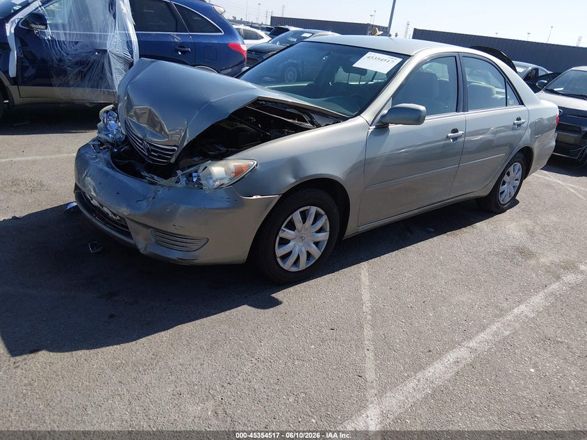 2005 Toyota Camry VIN 4T1BE32K15U571714 IAAI salvage auction — NORMAL WEAR, Salvage (California), sold $575 on 2026-07-09 (photo 2)