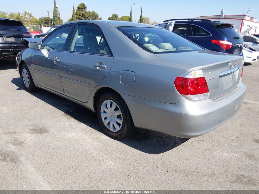 2005 Toyota Camry VIN 4T1BE32K15U571714 IAAI salvage auction — NORMAL WEAR, Salvage (California), sold $575 on 2026-07-09 (photo 3)