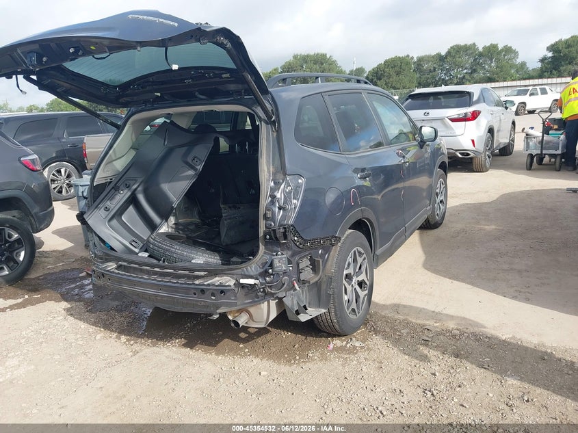 2023 Subaru Forester VIN JF2SKAEC4PH438030 IAAI salvage auction — REAR END, Original (Texas), sold $7,100 on 2026-07-29 (photo 4)
