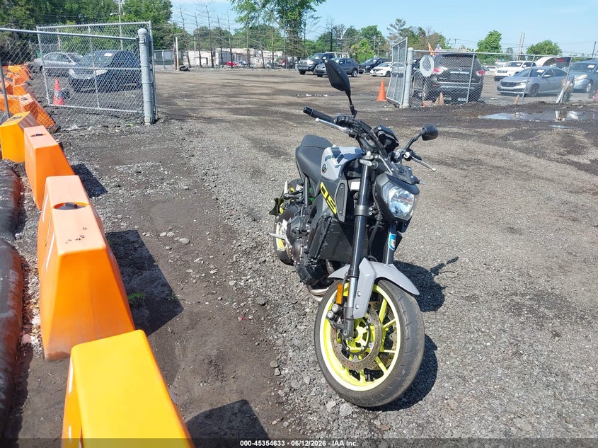 2016 Yamaha Fz VIN JYARN33E3GA011785 IAAI salvage auction — FRONT END, Salvage (New Jersey), sold $725 on 2026-07-21 (photo 1)
