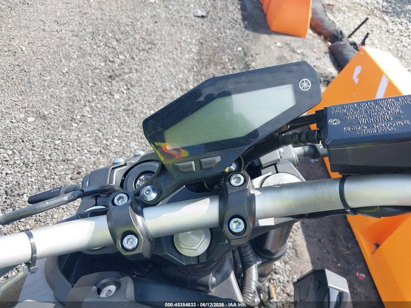 2016 Yamaha Fz VIN JYARN33E3GA011785 IAAI salvage auction — FRONT END, Salvage (New Jersey), sold $725 on 2026-07-21 (photo 7)