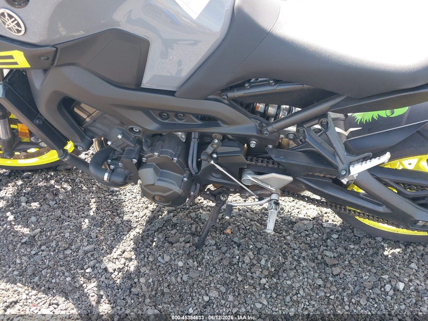 2016 Yamaha Fz VIN JYARN33E3GA011785 IAAI salvage auction — FRONT END, Salvage (New Jersey), sold $725 on 2026-07-21 (photo 9)