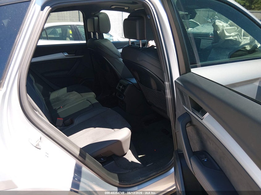 2024 Audi Q5 VIN WA1E2AFY3R2139764 IAAI salvage auction — FRONT END, Salvage Title, sold $17,500 on 2026-07-15 (photo 8)