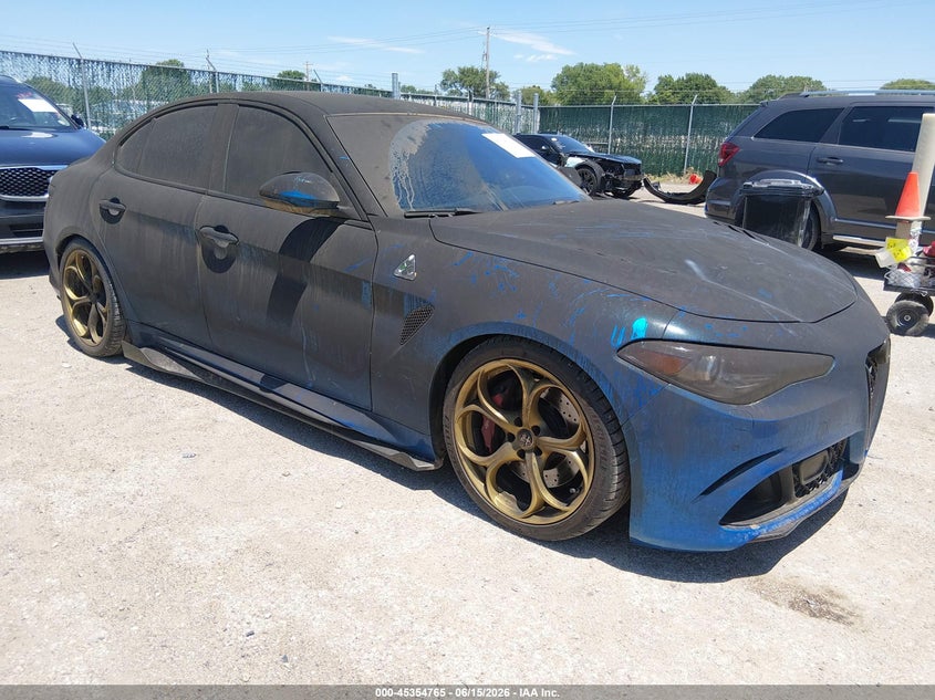 2018 Alfa Romeo Giulia VIN ZARFAEAV6J7580948 — IAAI salvage auction photo