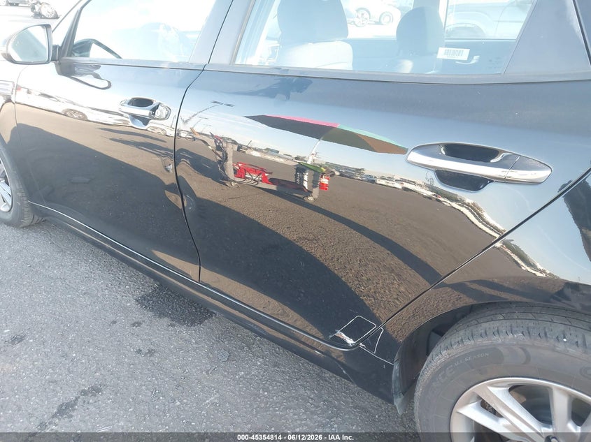 2020 Kia Optima VIN 5XXGT4L38LG394319 IAAI salvage auction — LEFT SIDE, Salvage Title, sold $1,950 on 2026-07-31 (photo 6)