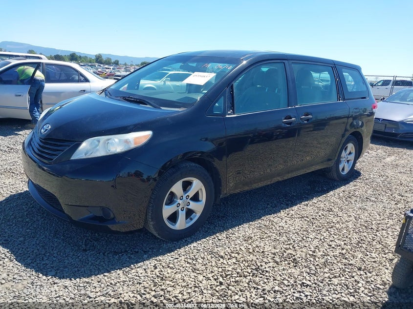 2013 Toyota Sienna VIN 5TDZK3DC4DS371303 IAAI salvage auction — RIGHT FRONT, Salvage (Oregon), sold $1,250 on 2026-07-27 (photo 2)