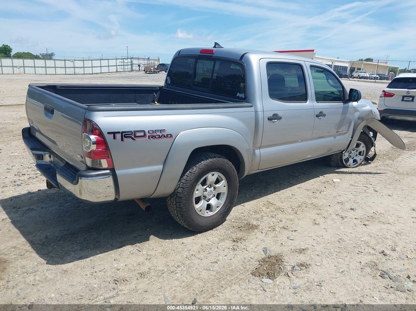 2015 Toyota Tacoma VIN 5TFLU4ENXFX146869 IAAI salvage auction — RIGHT FRONT, Salvage (Idaho), sold $8,850 on 2026-07-30 (photo 4)