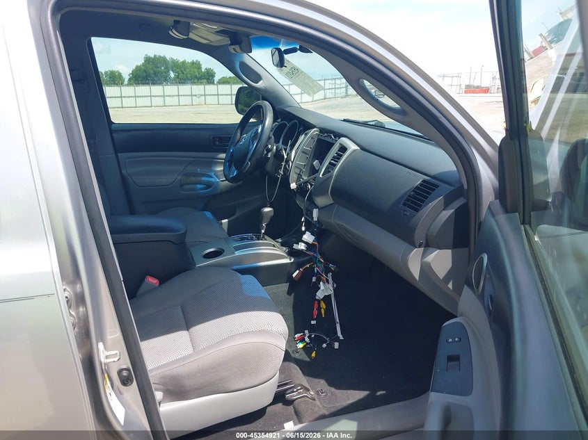 2015 Toyota Tacoma VIN 5TFLU4ENXFX146869 IAAI salvage auction — RIGHT FRONT, Salvage (Idaho), sold $8,850 on 2026-07-30 (photo 5)