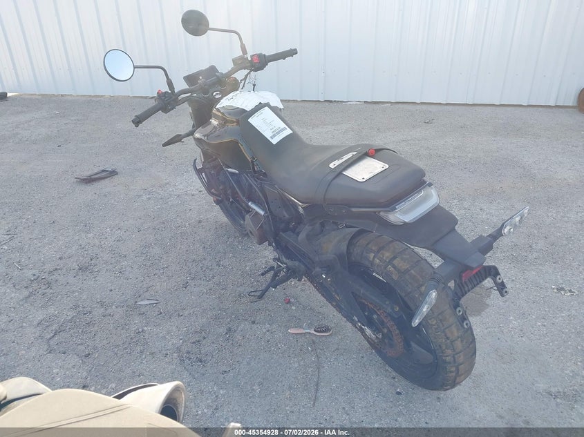 2024 Husqvarna Svartpilen VIN MD2JUJ405RN208300 IAAI salvage auction — VANDALISM, Salvage (Texas), sold $275 on 2026-07-29 (photo 3)