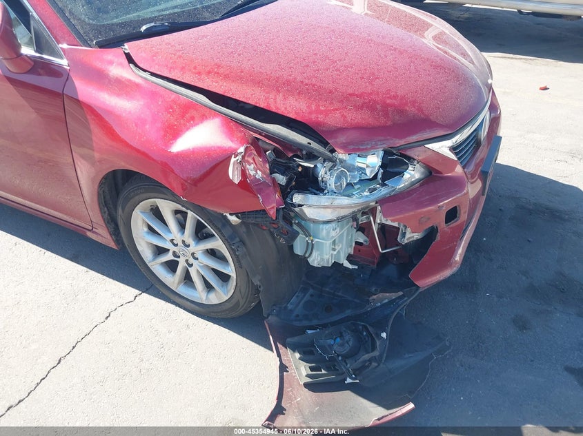 2013 Lexus Ct VIN JTHKD5BHXD2138005 IAAI salvage auction — RIGHT FRONT, Salvage Title, sold $1,550 on 2026-07-09 (photo 6)