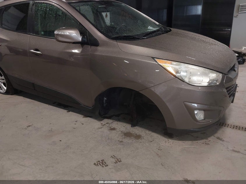 2013 Hyundai Tucson VIN KM8JUCAC8DU686544 IAAI salvage auction — RIGHT FRONT, Salvage (Illinois), sold $1,350 on 2026-07-16 (photo 6)