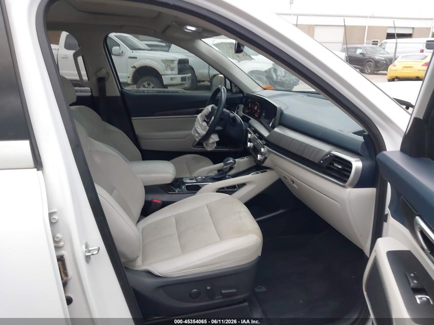 2023 Kia Telluride VIN 5XYP34GC1PG340985 IAAI salvage auction — FRONT & REAR, Salvage Title, sold $3,600 on 2026-07-29 (photo 5)