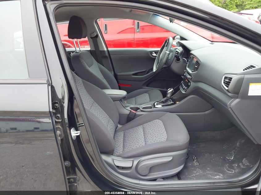 2018 Hyundai Ioniq hybrid VIN KMHC65LC3JU076509 IAAI salvage auction — NORMAL WEAR, Sf97 (Kentucky), sold $11,800 on 2026-07-15 (photo 5)