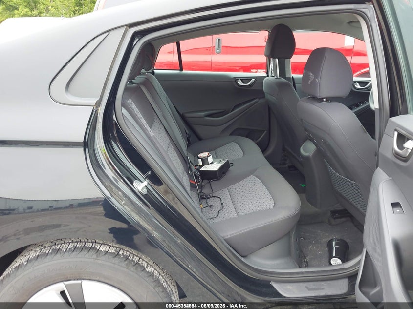 2018 Hyundai Ioniq hybrid VIN KMHC65LC3JU076509 IAAI salvage auction — NORMAL WEAR, Sf97 (Kentucky), sold $11,800 on 2026-07-15 (photo 8)