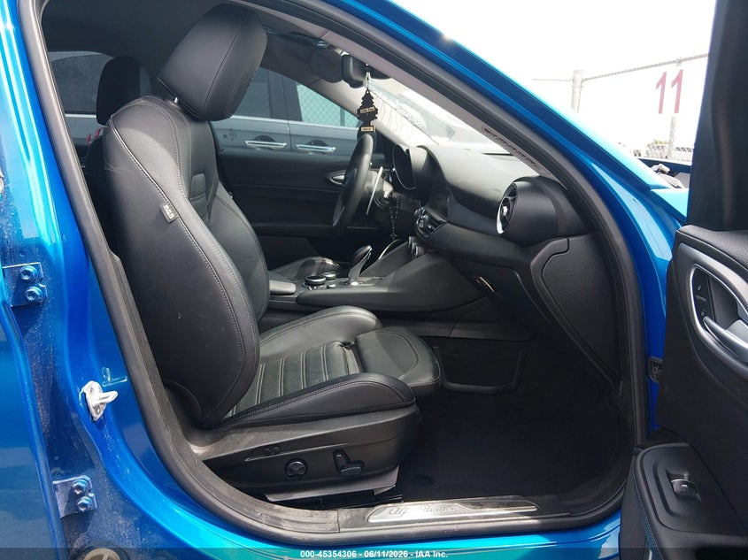 2018 Alfa romeo Giulia VIN ZARFAECN7J7578414 IAAI salvage auction — FRONT END, Salvage Title, sold $6,300 on 2026-08-21 (photo 5)