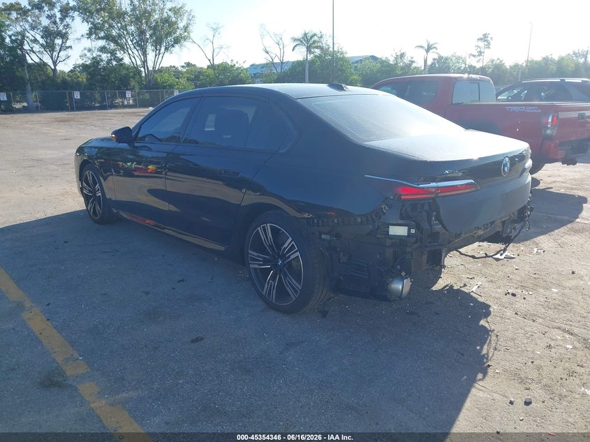 2024 BMW 7er VIN WBA33EJ09RCT12603 IAAI salvage auction — REAR END, Salvage Title, sold $50,500 on 2026-08-17 (photo 3)