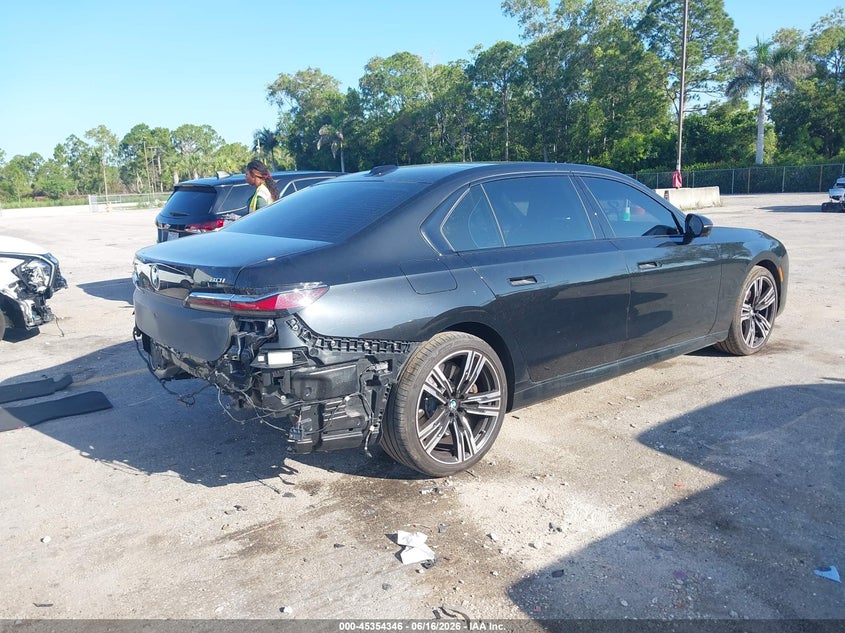 2024 BMW 7er VIN WBA33EJ09RCT12603 IAAI salvage auction — REAR END, Salvage Title, sold $50,500 on 2026-08-17 (photo 4)