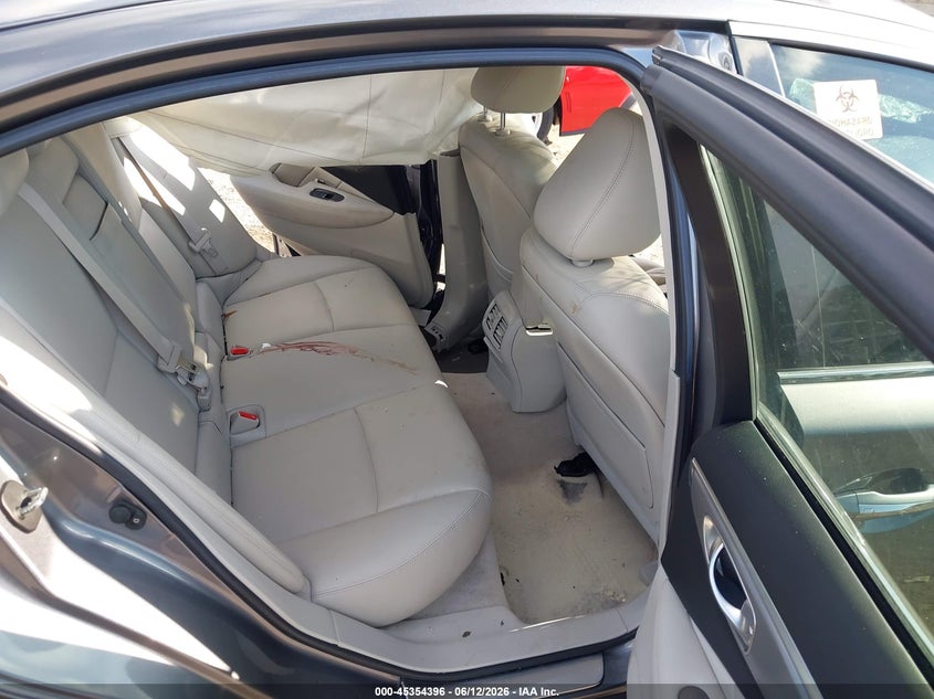 2017 Infiniti Q50 VIN JN1EV7APXHM733756 IAAI salvage auction — BIOHAZARD/CHEMICAL, Rebuildable (Florida), sold $450 on 2026-07-07 (photo 8)