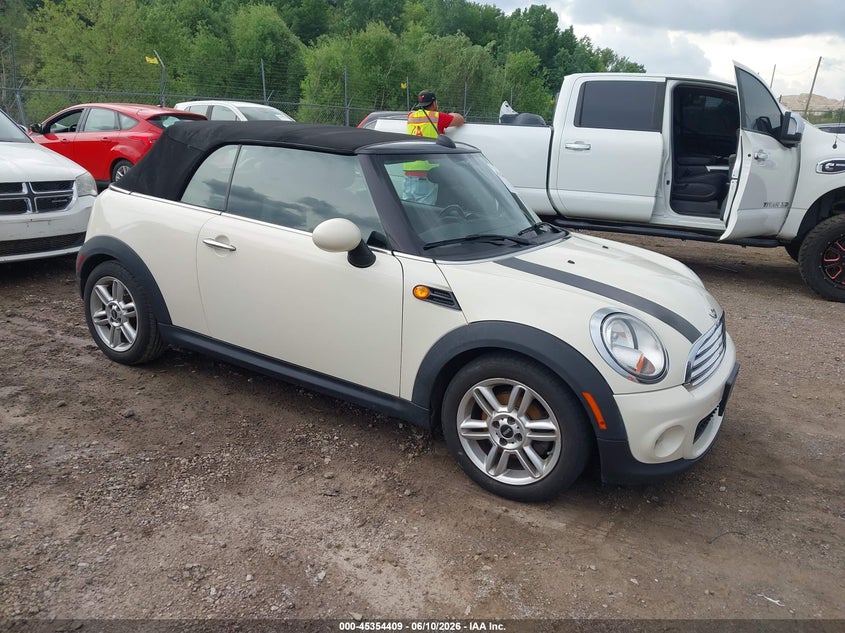 2013 Mini Convertible VIN WMWZN3C50DT569224 IAAI salvage auction — REAR END, Salvage (Illinois), sold $550 on 2026-07-22 (photo 1)