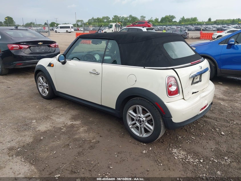 2013 Mini Convertible VIN WMWZN3C50DT569224 IAAI salvage auction — REAR END, Salvage (Illinois), sold $550 on 2026-07-22 (photo 3)