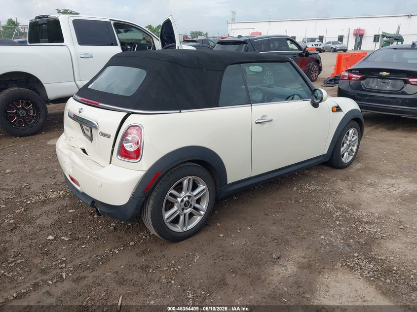2013 Mini Convertible VIN WMWZN3C50DT569224 IAAI salvage auction — REAR END, Salvage (Illinois), sold $550 on 2026-07-22 (photo 4)