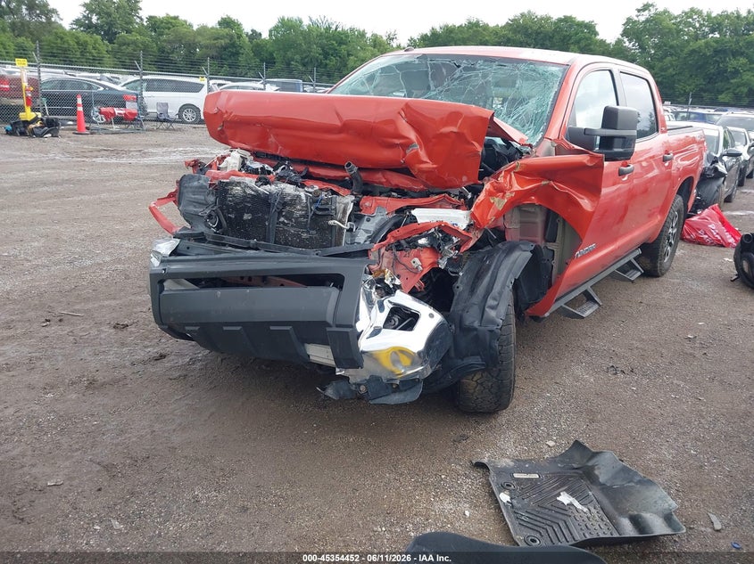 2018 Toyota Tundra VIN 5TFDY5F11JX732959 IAAI salvage auction — FRONT & REAR, Salvage (Iowa), sold $5,100 on 2026-07-29 (photo 2)