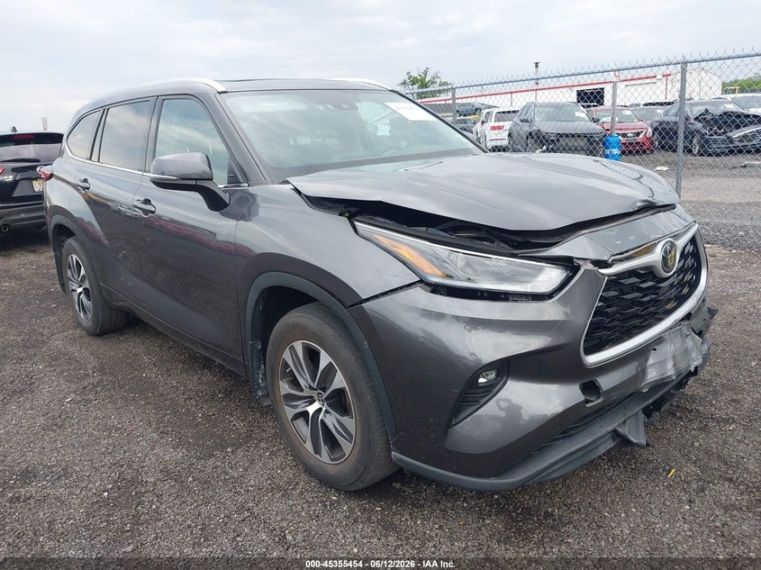 2021 Toyota Highlander VIN 5TDGZRBH0MS145909 IAAI salvage auction — FRONT END, Salvage Title, sold $14,300 on 2026-07-26 (photo 1)
