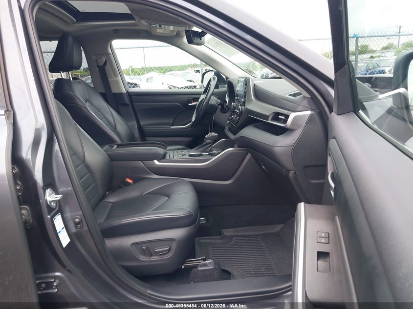 2021 Toyota Highlander VIN 5TDGZRBH0MS145909 IAAI salvage auction — FRONT END, Salvage Title, sold $14,300 on 2026-07-26 (photo 5)