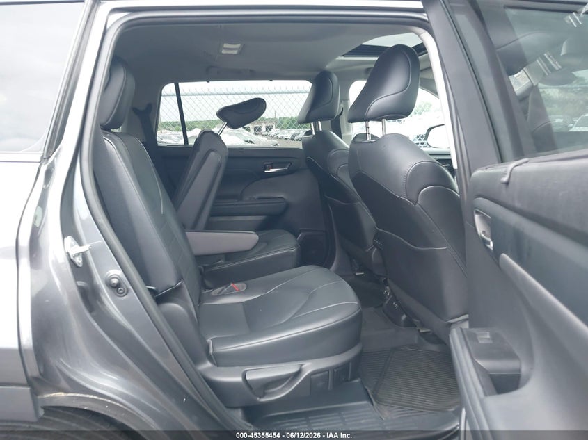2021 Toyota Highlander VIN 5TDGZRBH0MS145909 IAAI salvage auction — FRONT END, Salvage Title, sold $14,300 on 2026-07-26 (photo 8)