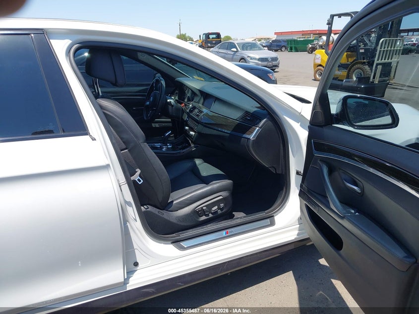 2015 BMW 5er VIN WBA5B1C50FG125087 IAAI salvage auction — RIGHT FRONT, Salvage Title, sold $3,700 on 2026-07-28 (photo 5)