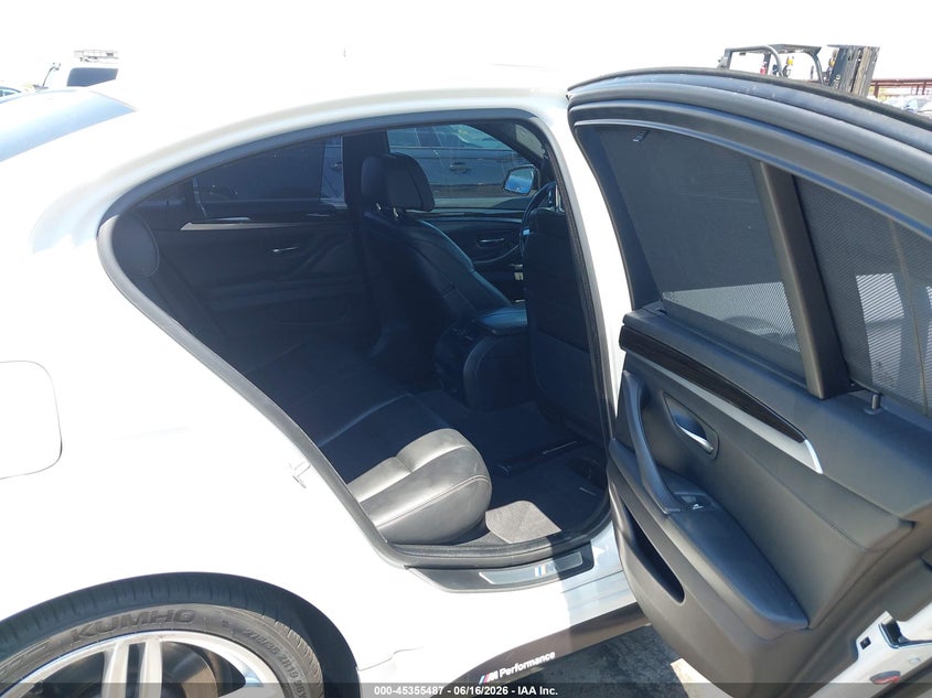 2015 BMW 5er VIN WBA5B1C50FG125087 IAAI salvage auction — RIGHT FRONT, Salvage Title, sold $3,700 on 2026-07-28 (photo 8)