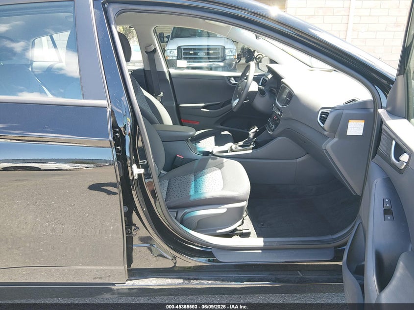 2018 Hyundai Ioniq hybrid VIN KMHC65LC9JU076630 IAAI salvage auction — NORMAL WEAR, SF97 (California), sold $225 on 2026-07-30 (photo 5)