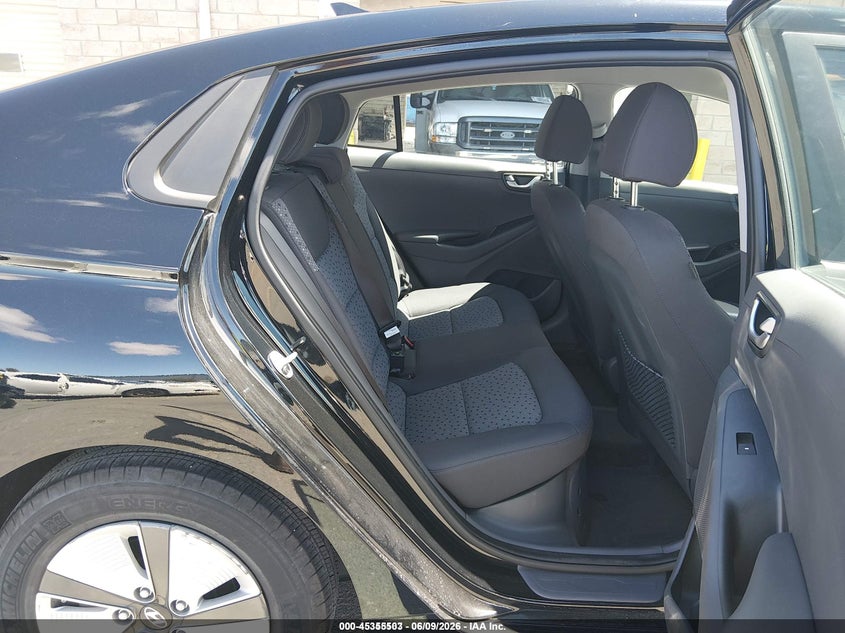 2018 Hyundai Ioniq hybrid VIN KMHC65LC9JU076630 IAAI salvage auction — NORMAL WEAR, SF97 (California), sold $225 on 2026-07-30 (photo 8)