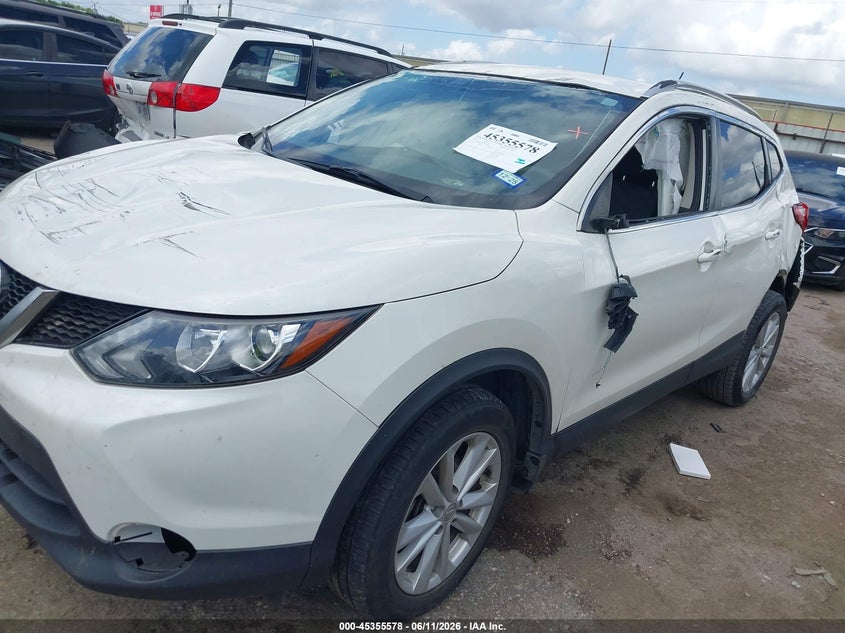 2017 Nissan VIN JN1BJ1CPXHW024256 IAAI salvage auction — ROLLOVER, Salvage (Texas), sold $775 on 2026-07-05 (photo 2)