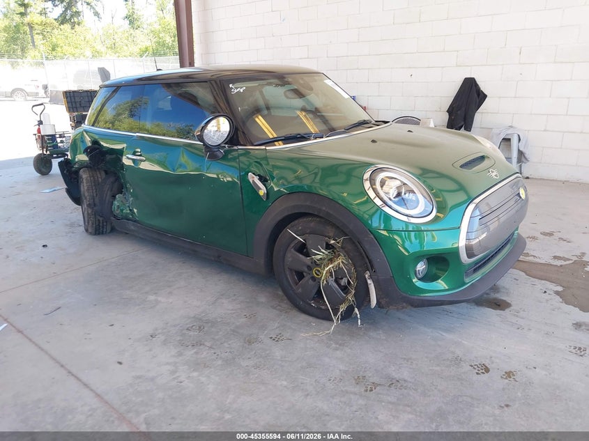 2021 Mini Hard top VIN WMWXP3C01M2N97951 IAAI salvage auction — REAR END, Bill Of Sale (Washington), sold $2,575 on 2026-07-30 (photo 1)