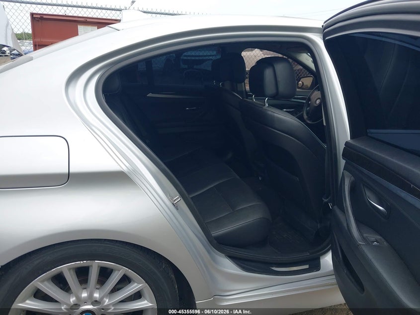 2013 BMW 5 series VIN WBAFU7C53DDU71005 IAAI salvage auction — NORMAL WEAR, Clear (New Jersey), sold $800 on 2026-07-20 (photo 8)