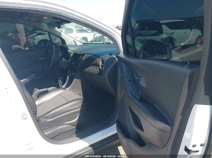 2022 Chevrolet Trax VIN KL7CJPSM7NB556575 IAAI salvage auction — REAR END, Salvage (Arizona), sold $4,950 on 2026-07-14 (photo 5)