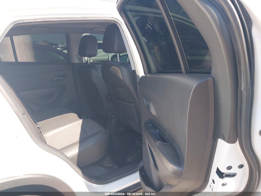 2022 Chevrolet Trax VIN KL7CJPSM7NB556575 IAAI salvage auction — REAR END, Salvage (Arizona), sold $4,950 on 2026-07-14 (photo 8)