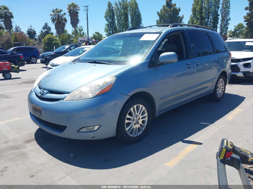 2008 Toyota Sienna VIN 5TDZK22C88S200010 IAAI salvage auction — RIGHT FRONT, Clear - Dealer Only (California), sold $1,275 on 2026-07-20 (photo 2)