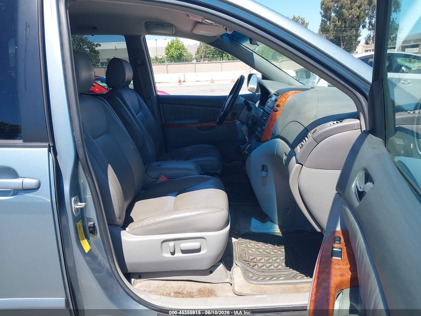2008 Toyota Sienna VIN 5TDZK22C88S200010 IAAI salvage auction — RIGHT FRONT, Clear - Dealer Only (California), sold $1,275 on 2026-07-20 (photo 5)